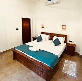 Mich's Surf Villa & Hostel - Weligama - 5
