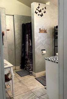 Lovely Studio Rental with Hamilton Creek Views for Vacation in Marble Falls, Texas - Marble Falls - 2
