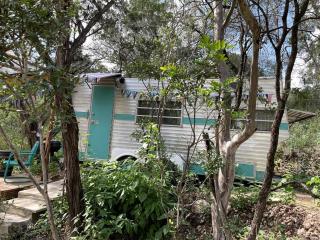 Marble Falls Retro Caravan Glamping: Your Vintage Getaway Awaits - Marble Falls - 3
