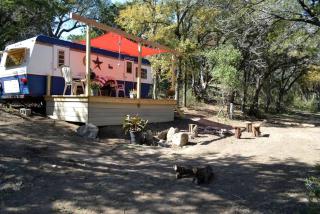 Texas Hill Country Vintage Caravan Glamping - Marble Falls - 7