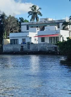 Ashan Luxury Seafront Villa 1 - Grande Rivière Sud Est - 0
