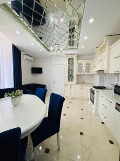 VIP BIG Apartment - 0