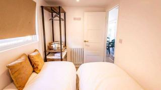 Whitemills Wake and Aqua Park Lodge - Richborough - 2