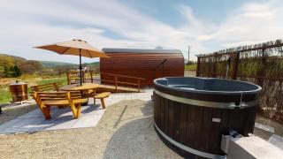 Let's Glamp Retro - Beatles - Capel-Cynon - 8