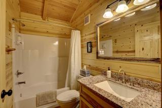 Cozy Cabin Perfect for a Romantic Escape with BBQ in Dayton, Wyoming - Ranchester - 5