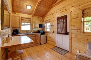 Cozy Cabin Perfect for a Romantic Escape with BBQ in Dayton, Wyoming - Ranchester - 3