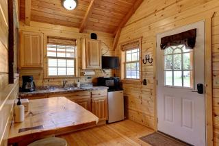 Cozy Cabin Perfect for a Romantic Escape with BBQ in Dayton, Wyoming - Ranchester - 3