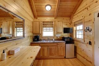 Cozy Cabin Perfect for a Romantic Escape with BBQ in Dayton, Wyoming - Ranchester - 2