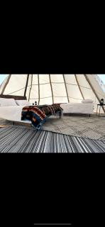 Rustic Elegance: Tipi Glamping by Wind River Mountains in Fort Washakie - - 2