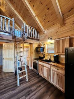 Group Friendly Cabin with Spa on the Deck in Ohio - 3