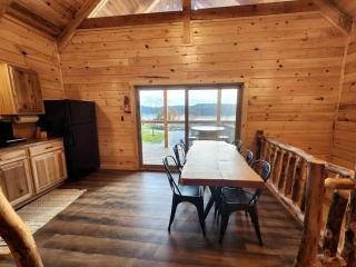 Lakeview Cabin Perfect for Groups with Hot-Tub in Ohio - - 4