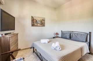 Selbesi Holiday Cottage in the countryside - Elevated View - Kómi - 6