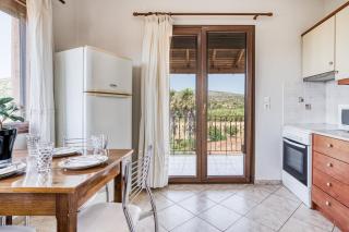 Selbesi Holiday Cottage in the countryside - Elevated View - Kómi - 9