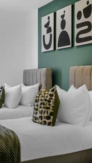 Your London Base 5BR Spacious Home for 11 - London - 0