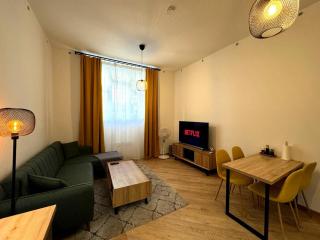Modern Apartment in the Heart of Vršovice - Prag - 3