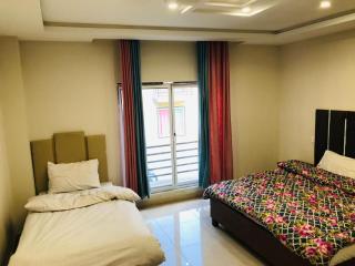 Kings Inn Hotel and Restaurant - Ghumla - 7