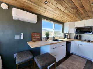 Stunning Tiny House with Picnic Space, Barbecue and Fire Pit in Meadview, Arizona - Ray Place - 7