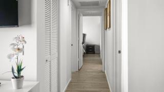 Modern 2BR Miami Apartment - King Beds, Downtown! - 2