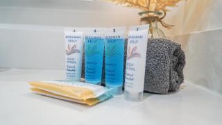 Cozy Modern 2BR with King Beds Downtown - 4