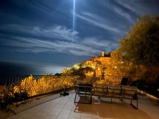 Appartement Eze Village proche Monaco fabuleuse vue mer et vieux village - Eza - 1