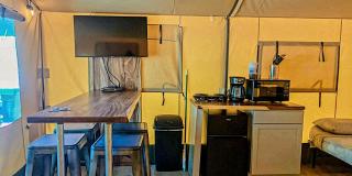 Cibolo's Hidden Gem: Safari Tent Escape in Texas Awaits - 9