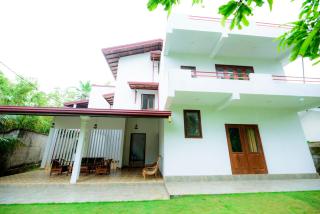 Blue Lotus Yoga House - 1