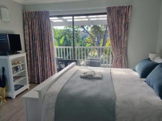 Modern Solar powered 1 bed studio apartment with amazing views - Plettenberg Bay - 7