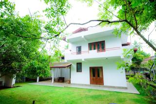 Blue Lotus Yoga House - 0