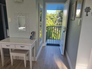 Modern Solar powered 1 bed studio apartment with amazing views - Plettenberg Bay - 4