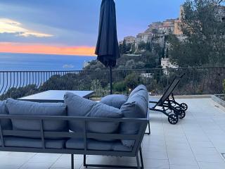 Appartement Eze Village proche Monaco fabuleuse vue mer et vieux village - Eza - 4