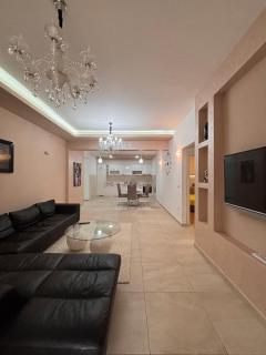 Lazar Luxury Apartment - 3