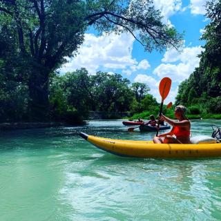 Ideal Glamping Spot for an Adventurous Family Vacation: Cool Safari Tent on the San Marcos River near Kingsbury, Texas - Kingsbury - 0