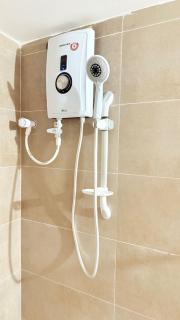 Abbi Holidays - Entire Private Villa Keerimalai - 1