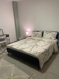 Grandeur Sunrise Apartments - 9
