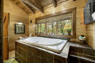 Impressive Log Cabin with Fireplace, Fire Pit and Hot-tub in Unionville, Indiana - Unionville - 6