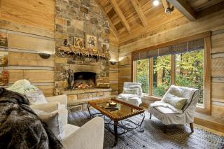 Impressive Log Cabin with Fireplace, Fire Pit and Hot-tub in Unionville, Indiana - 3