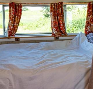 Redwoods Retro Caravans - Almer - 5
