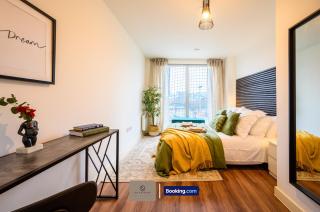 Modern 2 Bedroom Apartment By Paul & Malin Properties Short Lets & Serviced Accommodation Stretford With Free Parking & Gym Access - 8