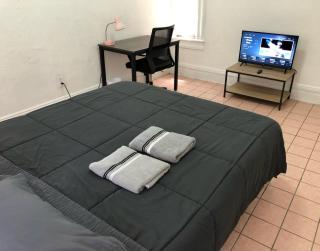 Private 2-bedroom apartment and New York City Manhattan only 15 mins away - Union City - 0