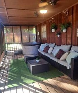 Delightful Cottage with Fire Pit, Screened Equipped Porch and Lake Views in Texas - Karnack - 9