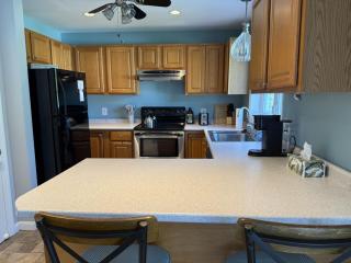 Huge Modern Townhome 10mins to Beach - 1