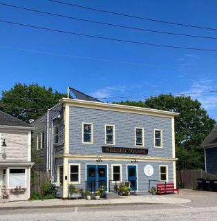 Arlies Digs One Block To Willard Beach - 3