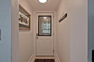 Back Cove - Large Sunny 2 Bedroom Condo - 4