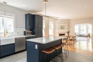 Intown Wave Modern Luxury in Downtown Portland - 5