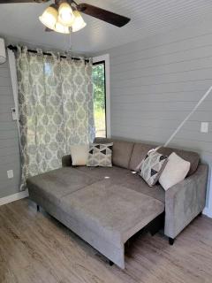 Romantic Glamping Getaway Perfect for Quality Time with Your Partner: Cute Tiny House near Owensville, Missouri - Owensville - 8