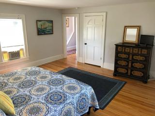 Back Cove - Sunny 2nd Floor Condo - 1