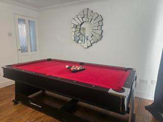 Cozy Retreat in Bridgend with 3 Bedrooms - Bridgend - 8