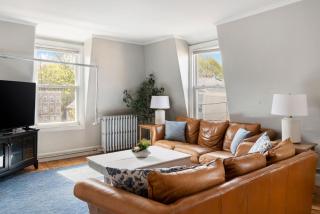 Skyline 138 Charming West End Mansard Penthouse - 8