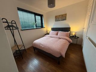 Cozy Retreat in Bridgend with 3 Bedrooms - Bridgend - 3