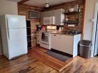 Amazing Riverfront Cottage with Fire Pit in Wellston, Michigan - Wellston - 8
